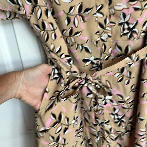 Banana Republic Tan Printed Ruffle Sleeve Shirt Dress Size 6 NWT - Picture 9 of 14